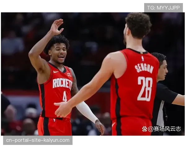 火箭小贾巴里史密斯22+8撑起内线，申京缺阵下前场篮板拼抢积极